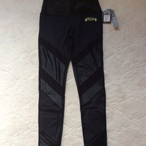 Chestee Hi Rise Leggings